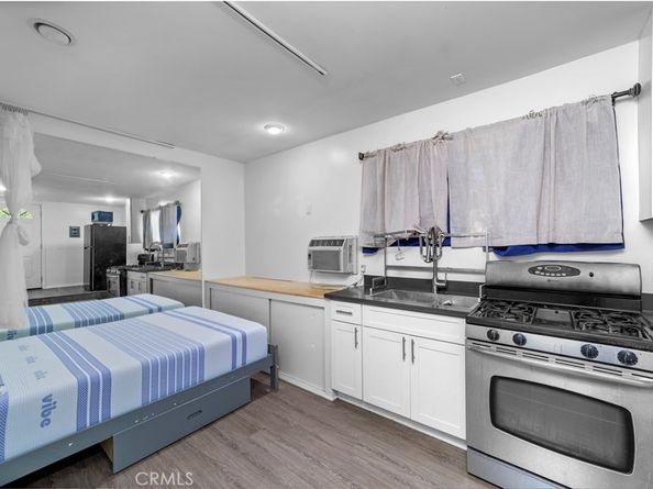 1697 N Allen, Pasadena CA 91104