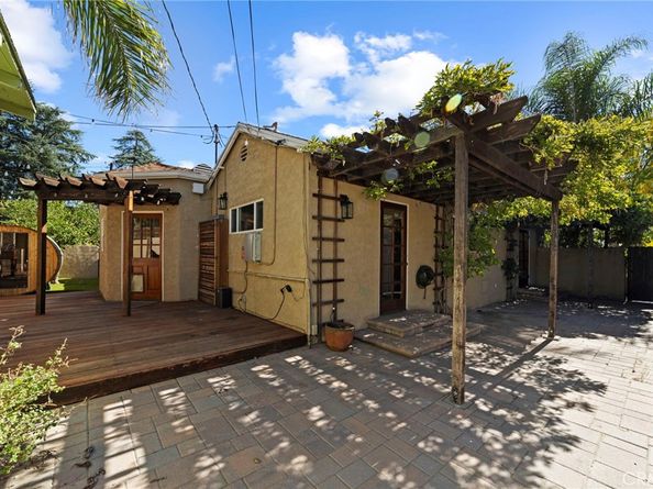 1697 N Allen, Pasadena CA 91104