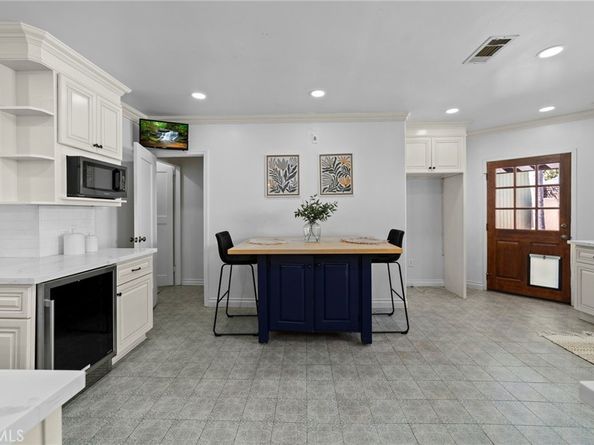 1697 N Allen, Pasadena CA 91104