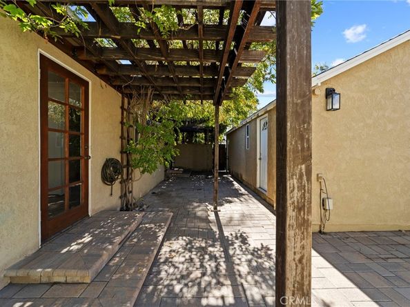 1697 N Allen, Pasadena CA 91104