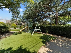 1697 N Allen, Pasadena CA 91104