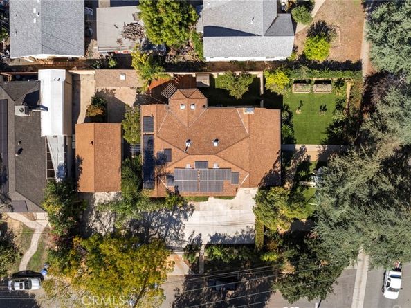 1697 N Allen, Pasadena CA 91104