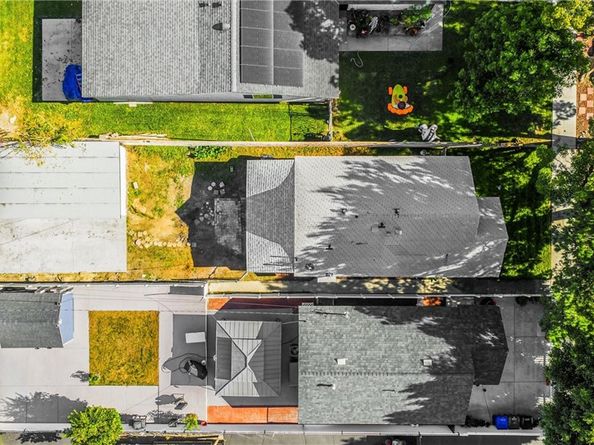 567 W Center, Pomona CA 91768