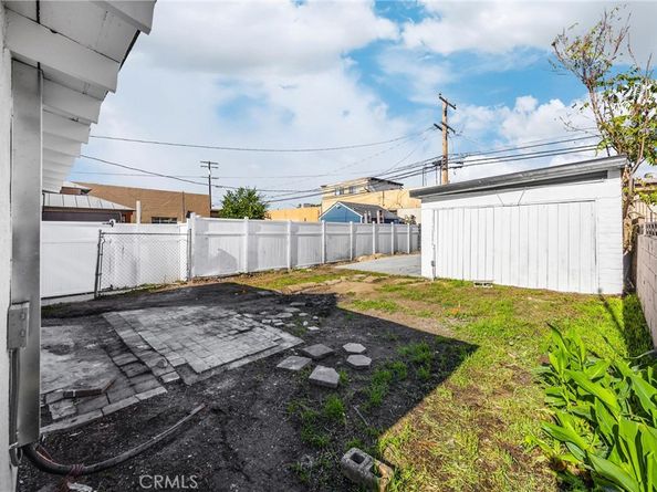 567 W Center, Pomona CA 91768