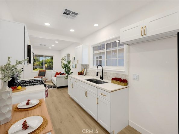 567 W Center, Pomona CA 91768