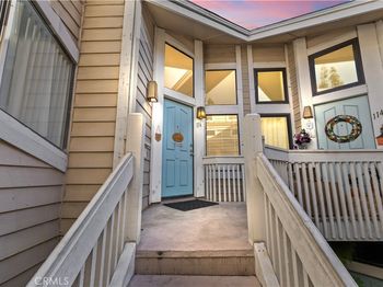 4900 4900 N Grand Ave