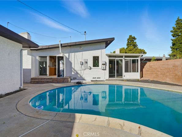 5116 E Wardlow Road, Long Beach CA 90808