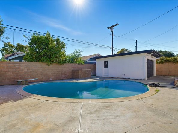 5116 E Wardlow Road, Long Beach CA 90808