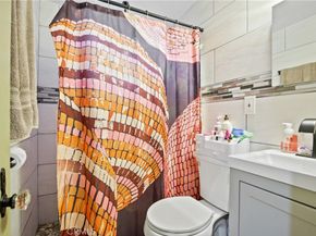 305 E 52nd Street, Long Beach CA 90805