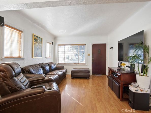 305 E 52nd Street, Long Beach CA 90805