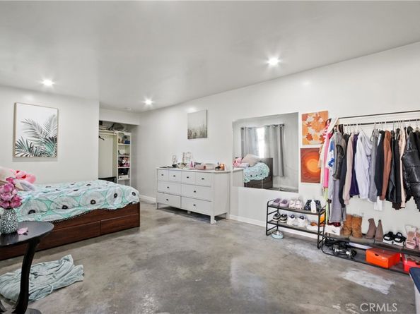 305 E 52nd Street, Long Beach CA 90805