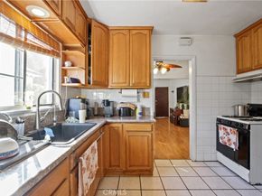 305 E 52nd Street, Long Beach CA 90805