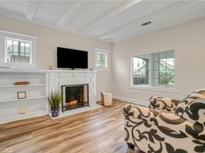 710 W 49th Place, Los Angeles CA 90037