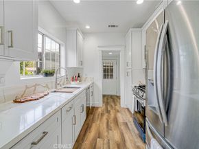 710 W 49th Place, Los Angeles CA 90037