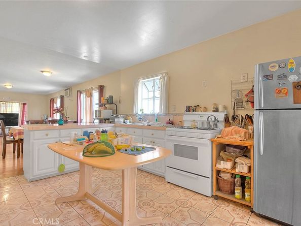 552 W 108th Street, Los Angeles CA 90044