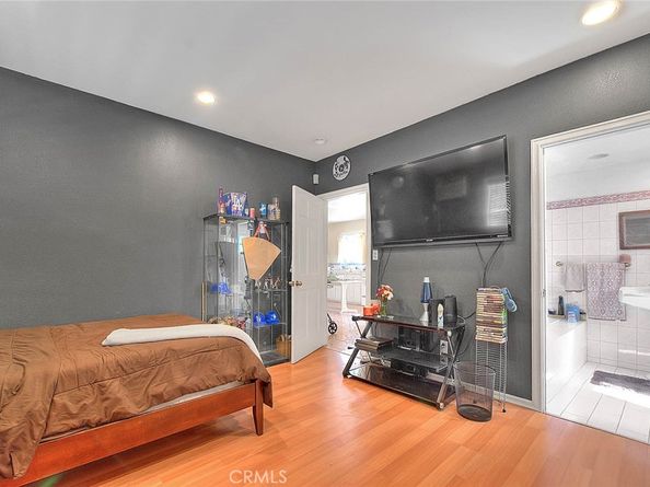 552 W 108th Street, Los Angeles CA 90044