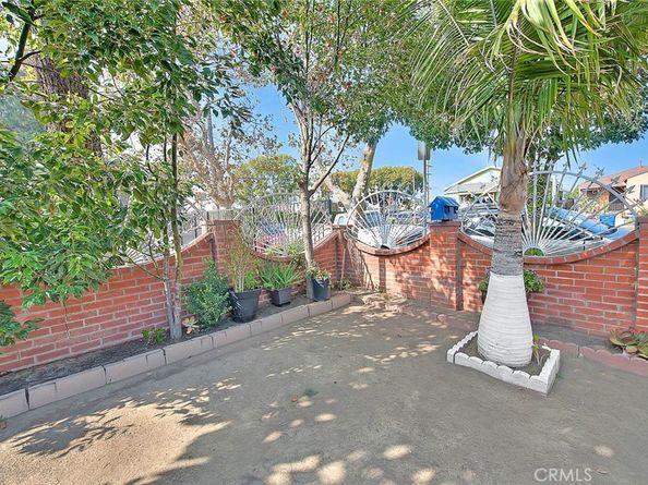 552 W 108th Street, Los Angeles CA 90044
