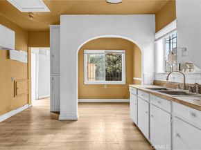 2112 S Burnside Avenue, Los Angeles CA 90016