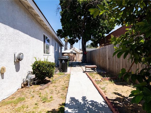 9608 Beach Street, Los Angeles CA 90002
