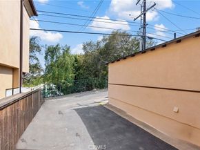 532 Rosecrans Avenue, Manhattan Beach CA 90266