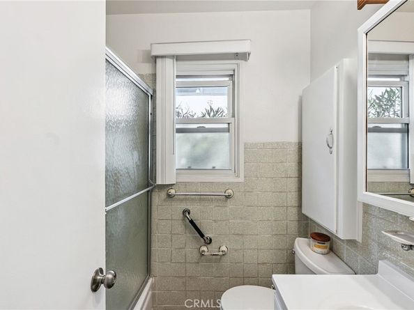 532 Rosecrans Avenue, Manhattan Beach CA 90266