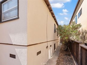 532 Rosecrans Avenue, Manhattan Beach CA 90266