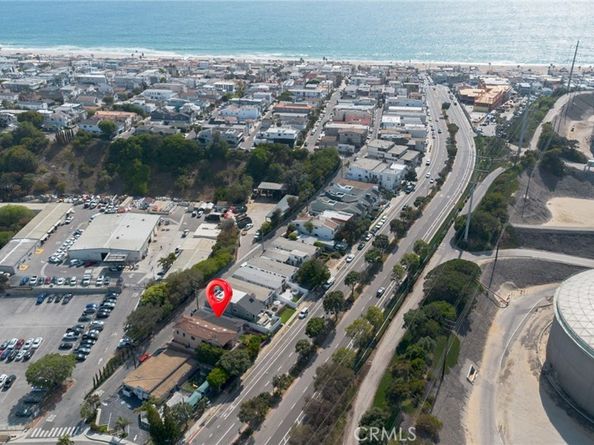 532 Rosecrans Avenue, Manhattan Beach CA 90266