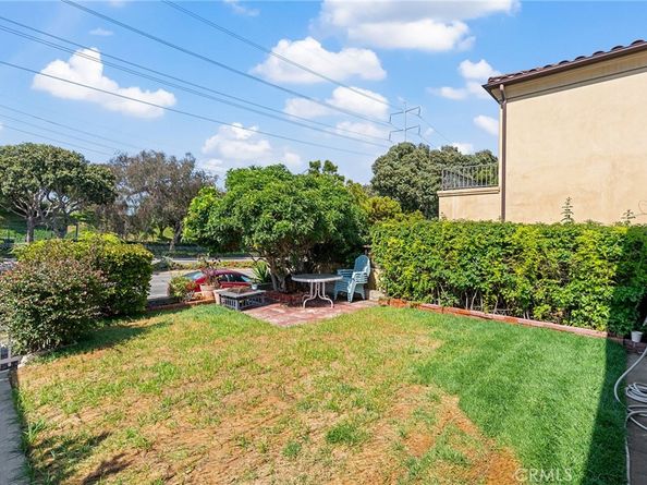 532 Rosecrans Avenue, Manhattan Beach CA 90266