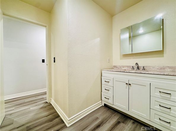 323 W 47th Place, Los Angeles CA 90037