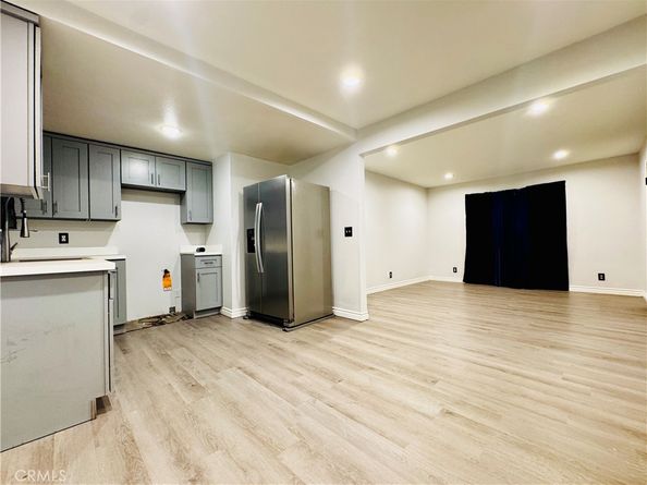 323 W 47th Place, Los Angeles CA 90037