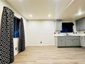 323 W 47th Place, Los Angeles CA 90037