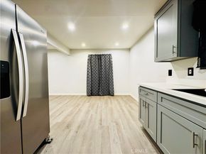 323 W 47th Place, Los Angeles CA 90037