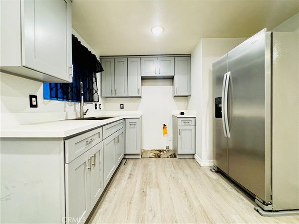 323 W 47th Place, Los Angeles CA 90037