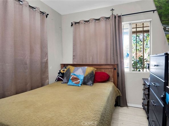 8022 Crockett Boulevard, Los Angeles CA 90001