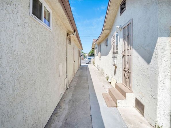 8022 Crockett Boulevard, Los Angeles CA 90001