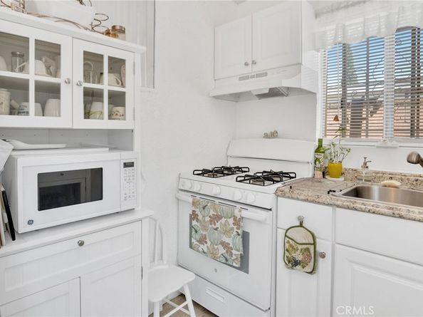 8022 Crockett Boulevard, Los Angeles CA 90001