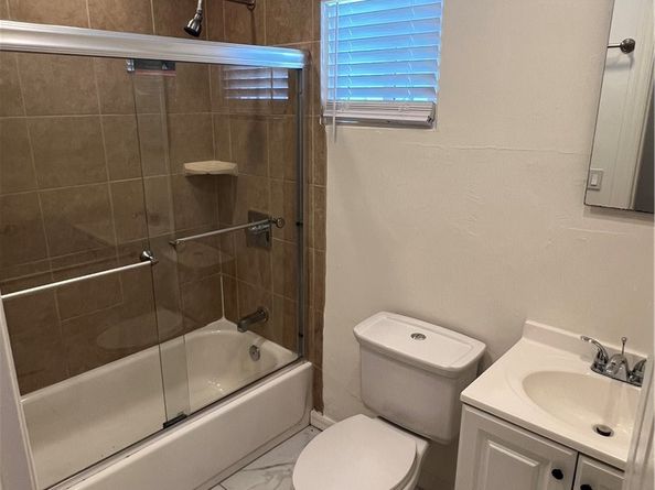 4563 Lexington Avenue, Los Angeles CA 90029