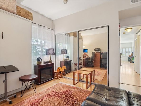 360 S Los Robles Avenue 11, Pasadena CA 91101