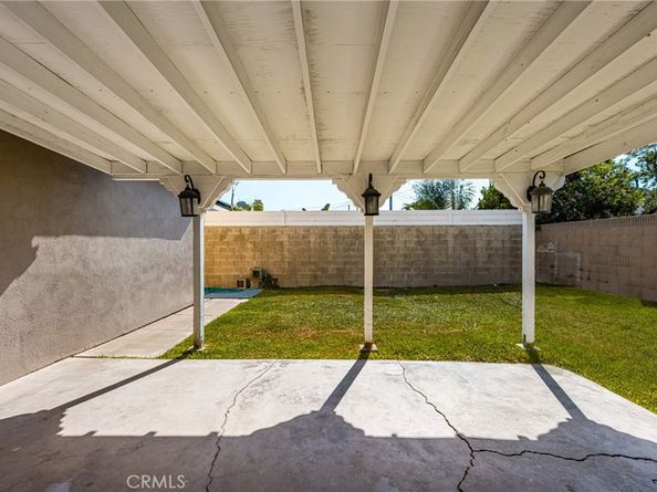 17391 Waal Circle, Huntington Beach CA 92647