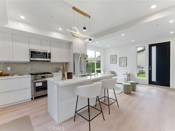 3932 S Minerva Avenue, Los Angeles CA 90066