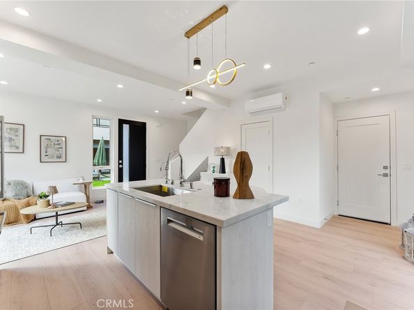 3932 S Minerva Avenue, Los Angeles CA 90066