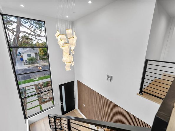 3932 S Minerva Avenue, Los Angeles CA 90066