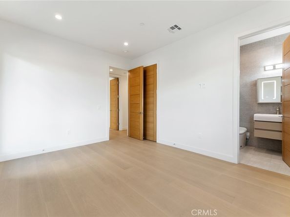 3932 S Minerva Avenue, Los Angeles CA 90066