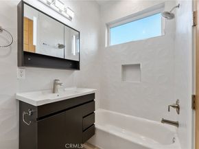 3932 S Minerva Avenue, Los Angeles CA 90066