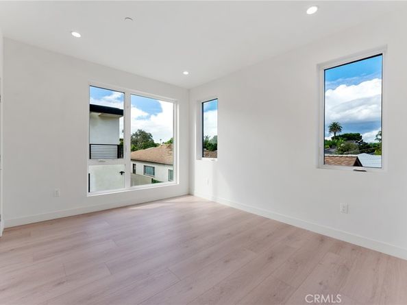 3932 S Minerva Avenue, Los Angeles CA 90066