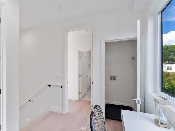 3932 S Minerva Avenue, Los Angeles CA 90066