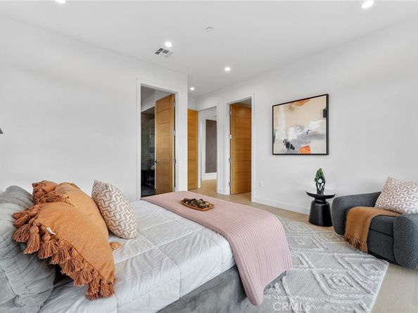 3932 S Minerva Avenue, Los Angeles CA 90066