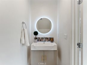 3932 S Minerva Avenue, Los Angeles CA 90066