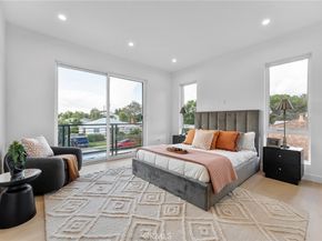 3932 S Minerva Avenue, Los Angeles CA 90066