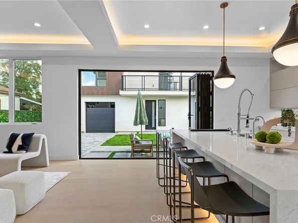 3932 S Minerva Avenue, Los Angeles CA 90066